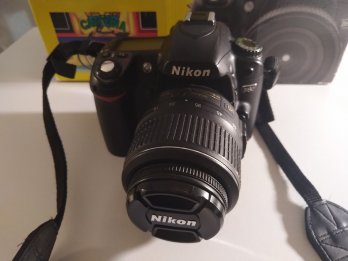 Cámara Nikon D80 con lente Nikkor  DX AF- S 18-55 mm
