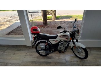 Vendo Bajaj BOXER BM150 2021 20000 km 420 mil pesos
